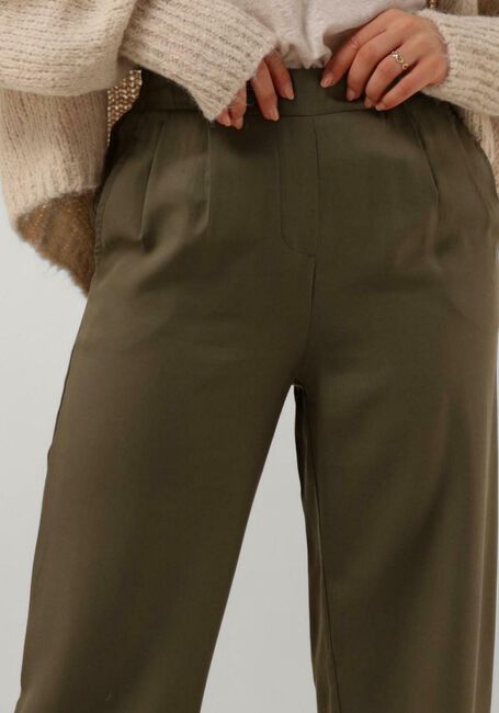 KNIT-TED Pantalon large WENDY en vert - large