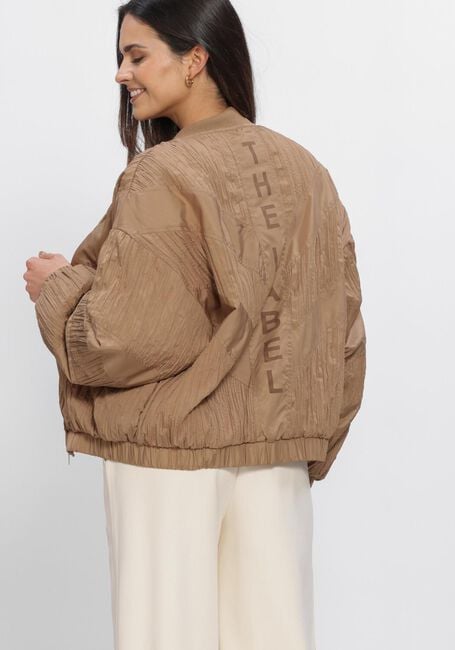 ALIX THE LABEL Jack LADIES WOVEN PLISSE BOMBER en camel - large