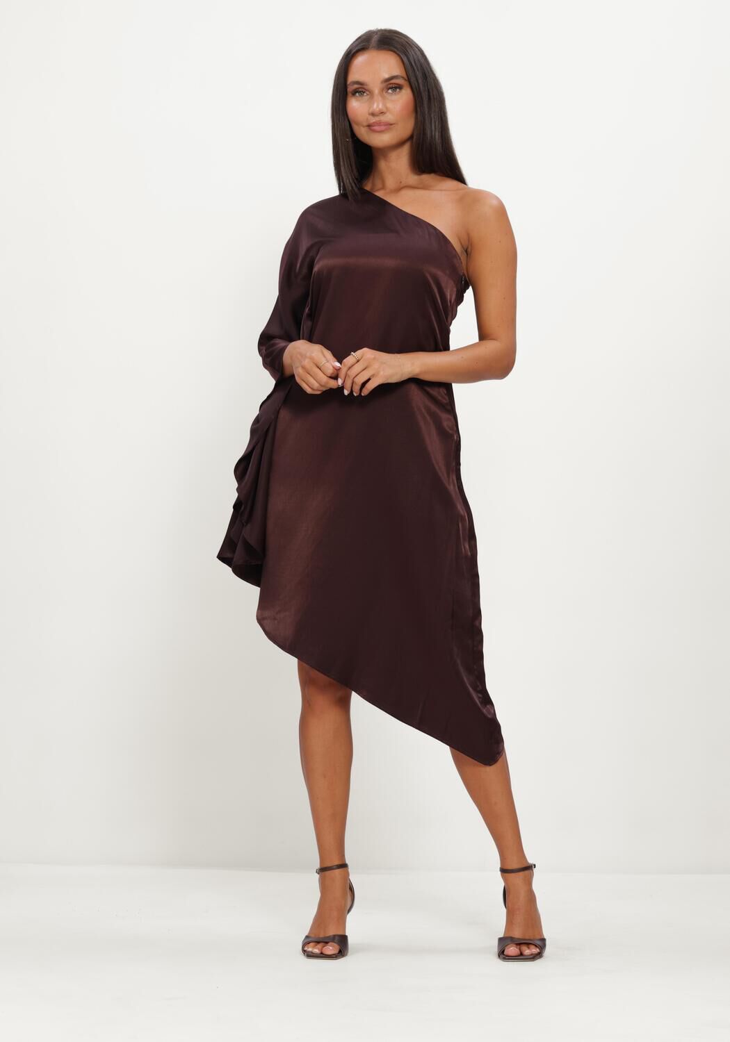 MY ESSENTIAL WARDROBE Robe midi MWESTELLE ASYMMETRIC DRESS en marron - large