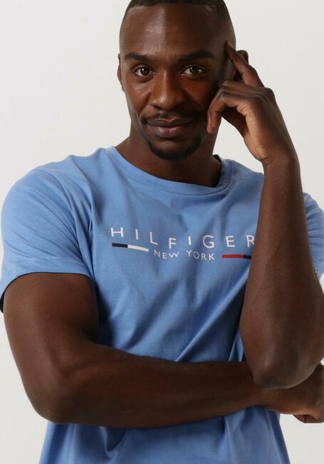 TOMMY HILFIGER T-shirt HILFIGER NEW YORK TEE en bleu - large