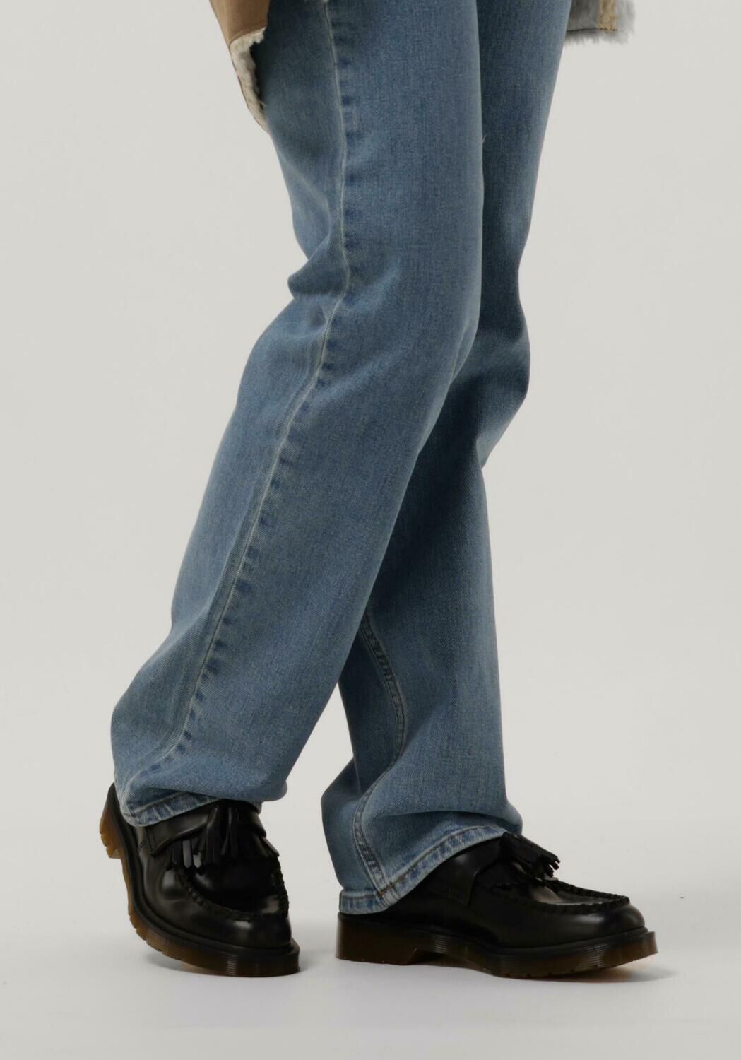 Dr martens adrian noir clearance
