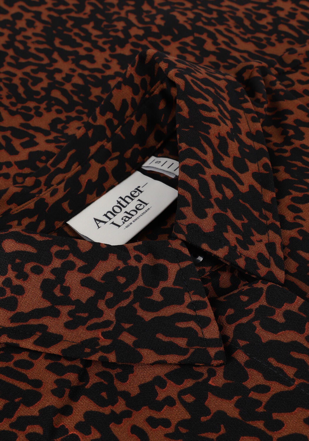 ANOTHER LABEL VANDERDIESE SHIRT Blouses en marron - large