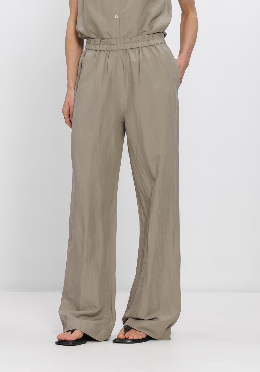 CIRCLE OF TRUST LIO PANTS Pantalons en vert - large