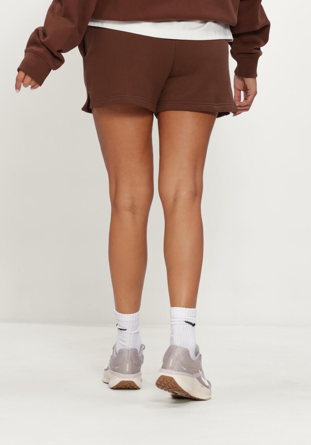 NIKE Pantalon courte NIKE STUDIO FLEECE MEDIUM WEIGHT en marron - large