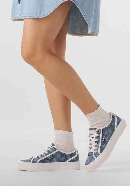 GUESS Baskets basses JELEXA en bleu - large