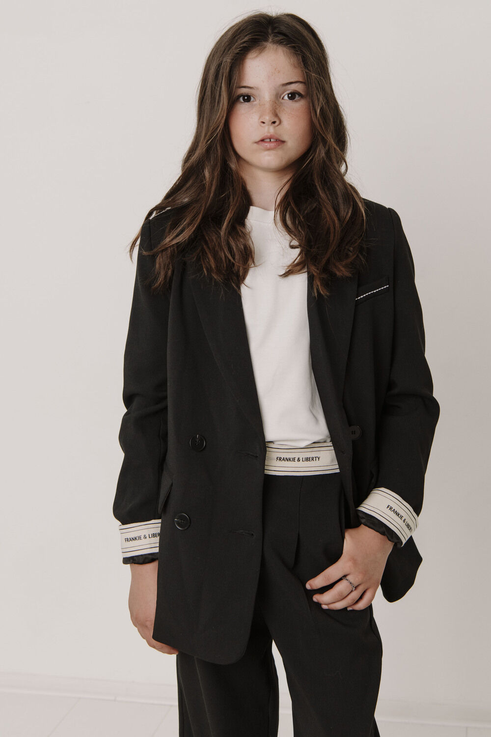 FRANKIE & LIBERTY Blazer TATE BLAZER en noir - large