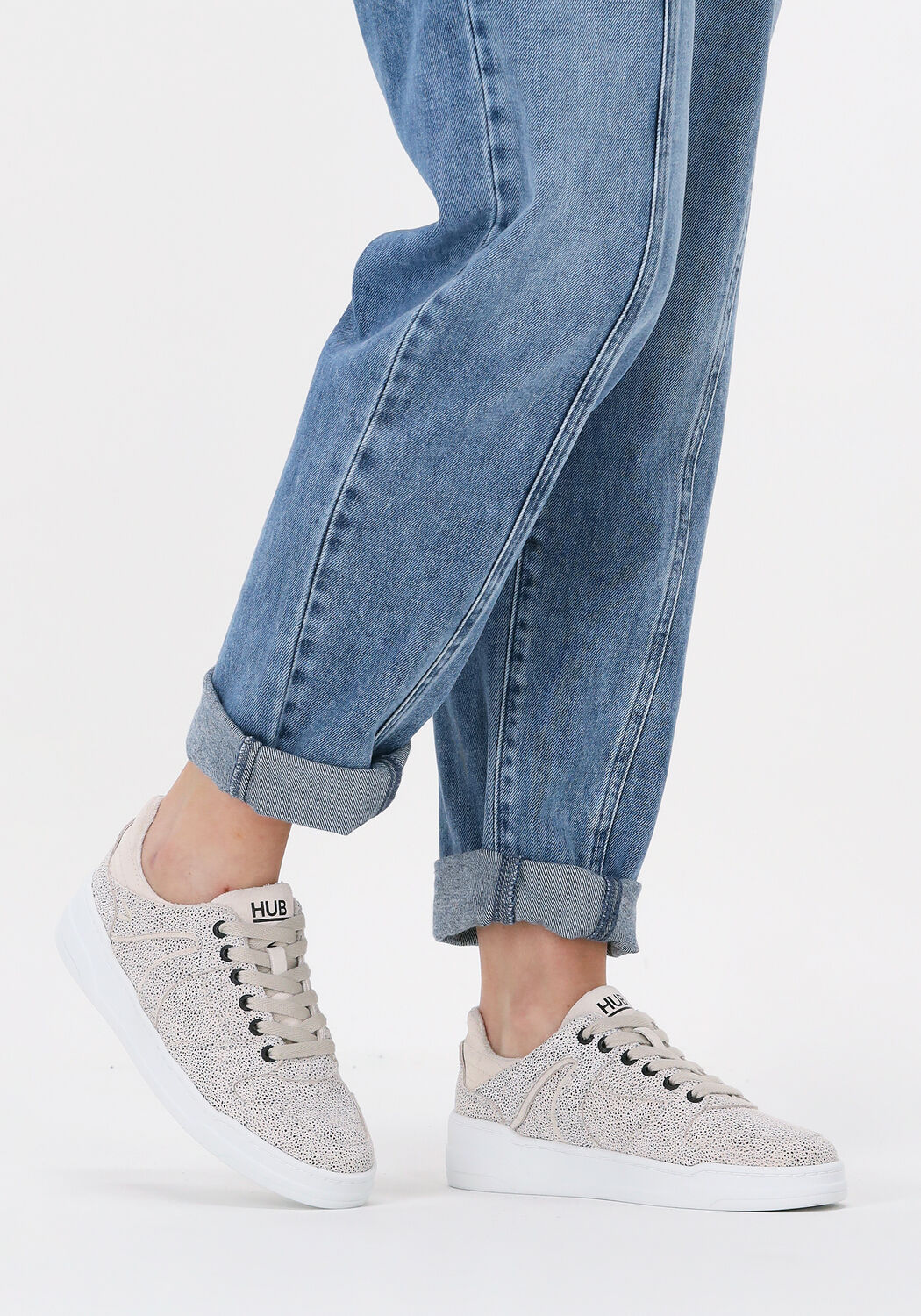 Beige HUB Sneakers CREW Omoda