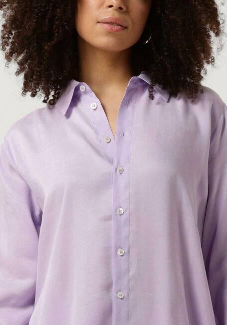 Paarse VANILIA  RELAX SATIN SHIRT - large