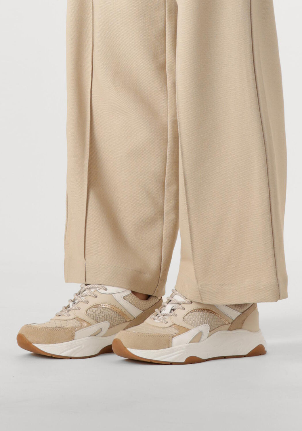 NOTRE-V Baskets basses IVA-06 en beige - large