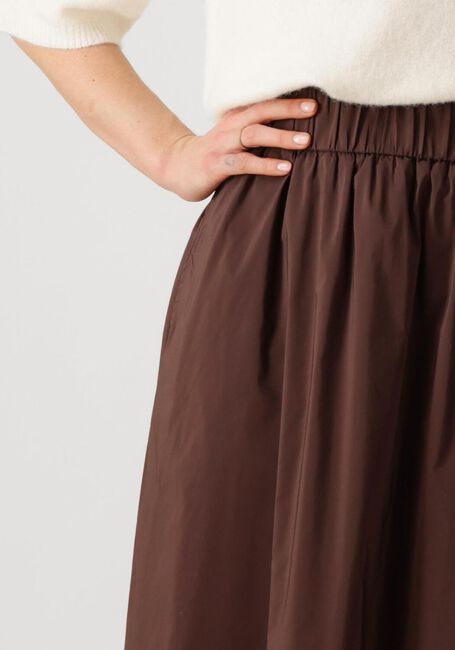 NEO NOIR Jupe midi YARA POPLIN SKIRT en marron - large