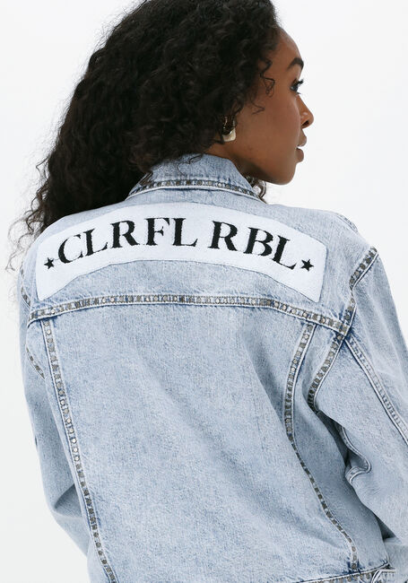 COLOURFUL REBEL Veste en jean MOLLIE LE REBELLE STUDS DENIM JACKET en bleu - large