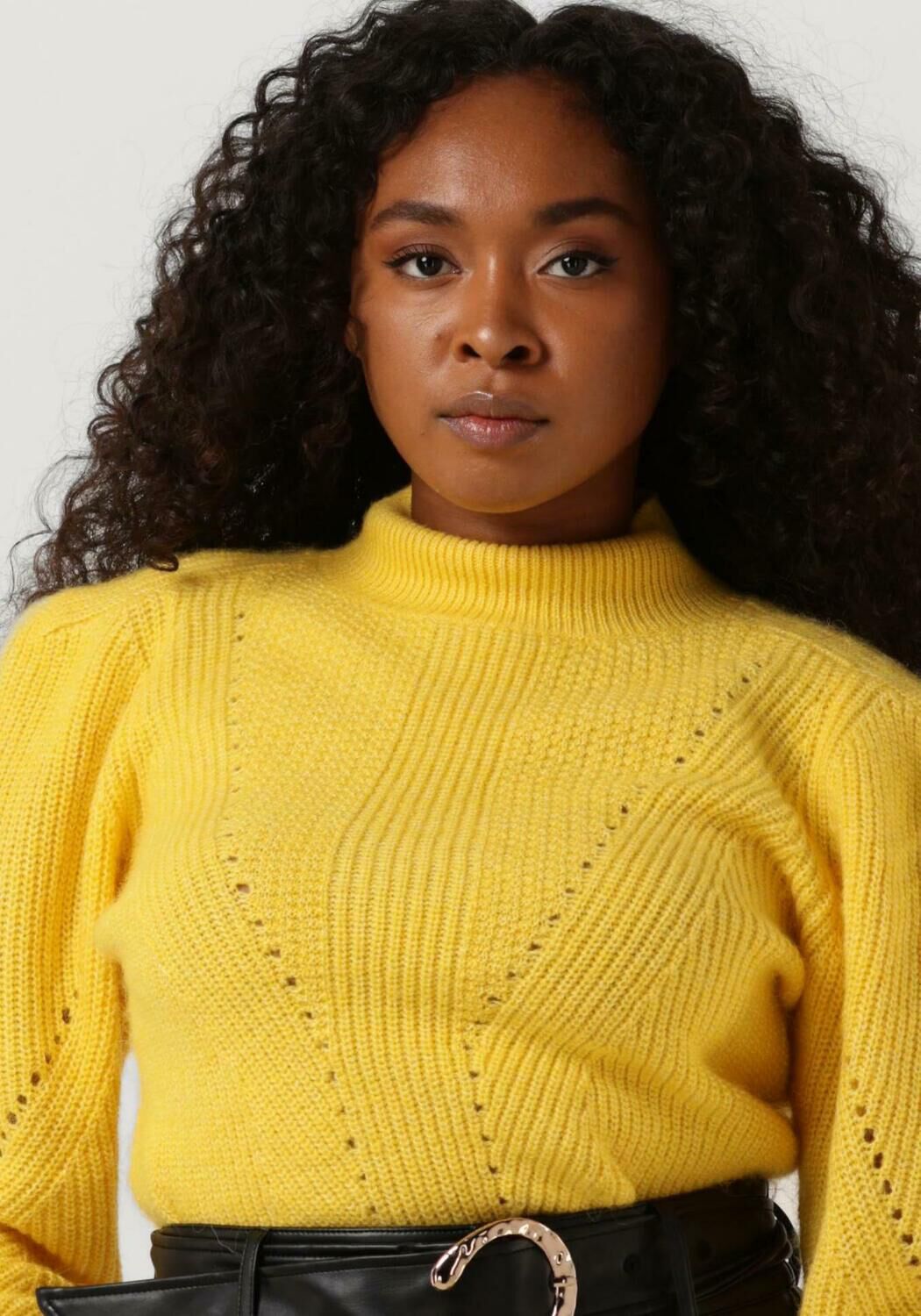 SUNCOO Pull PISTIL en jaune Omoda