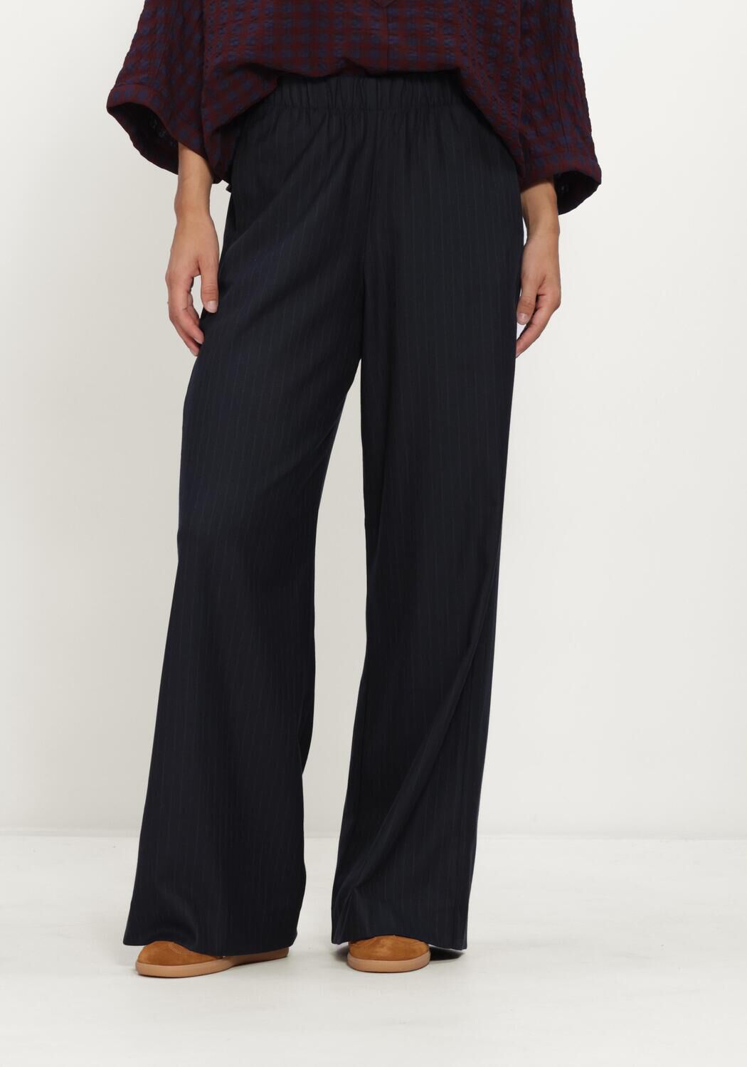 BY-BAR Pantalon large JELLE PINSTRIPE PANTS Bleu fonc&eacute; - large
