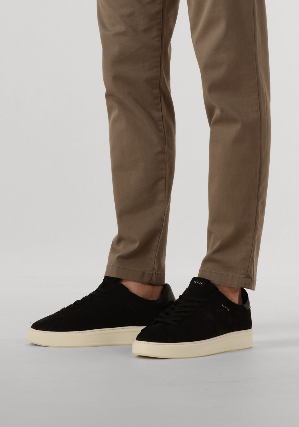 NUBIKK Baskets basses VIC COSMO en noir - large