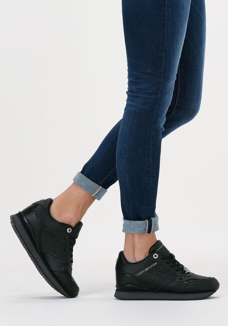 Zwarte TOMMY HILFIGER Sneakers DRESSY WEDGE - large