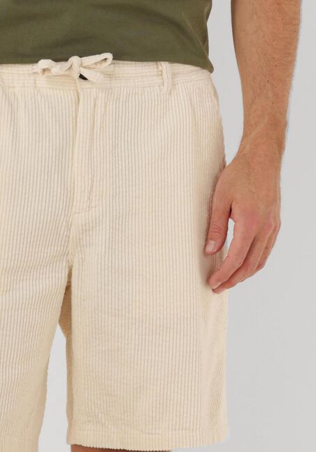 Gebroken wit ANERKJENDT Korte broek AKJAN CORDUROY SHORTS - large