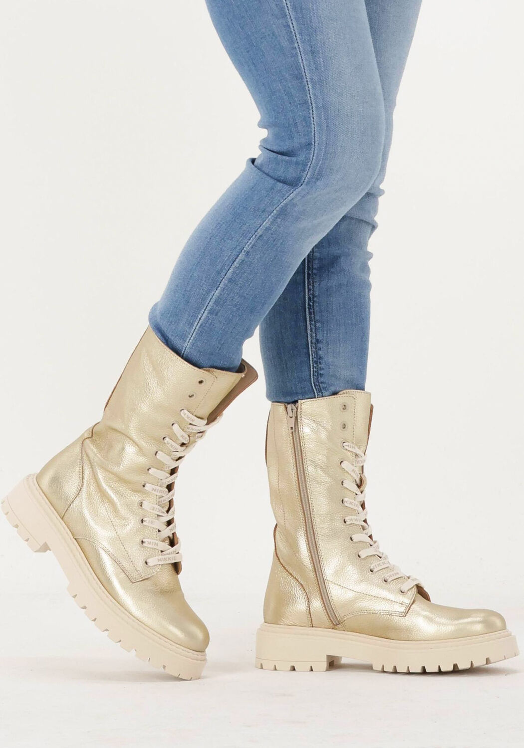 NIKKIE Bottines &agrave; lacets DEWIE BOOTS en or - large