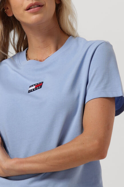 TOMMY JEANS T-shirt TJW TOMMY CENTER BADGE TEE en bleu - large