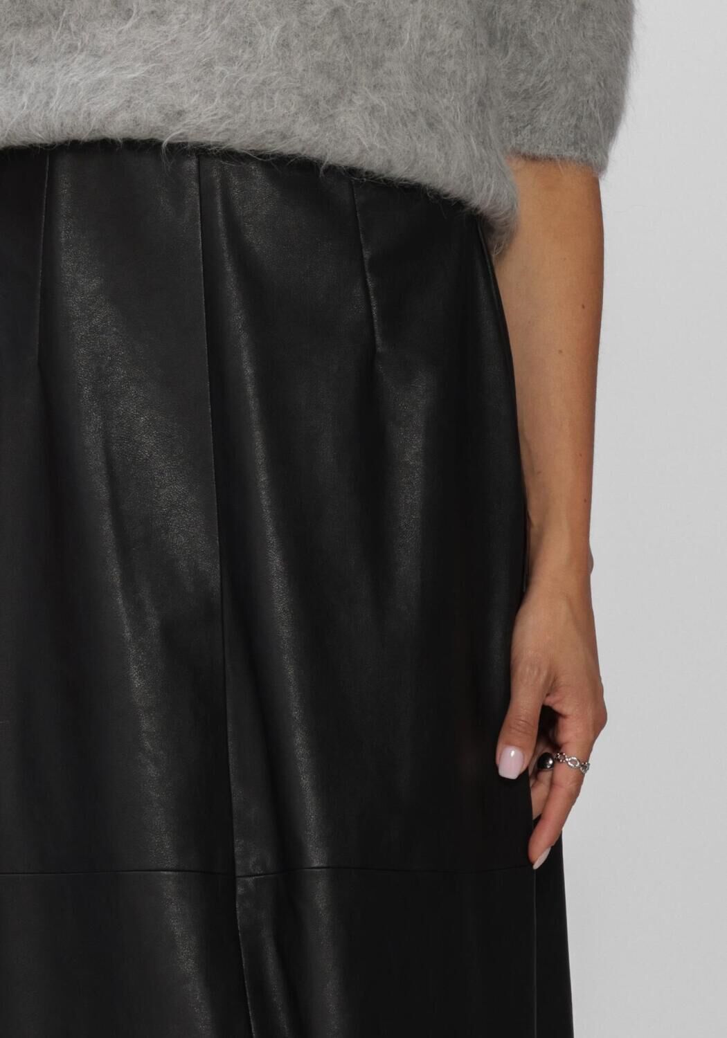 KNIT-TED AYLA SKIRT Jupes en noir - large