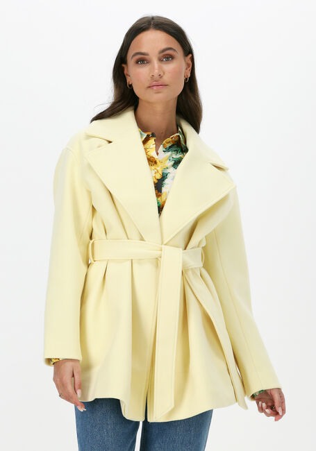 NA-KD Manteau OVERLAP SHORT COAT en jaune - large