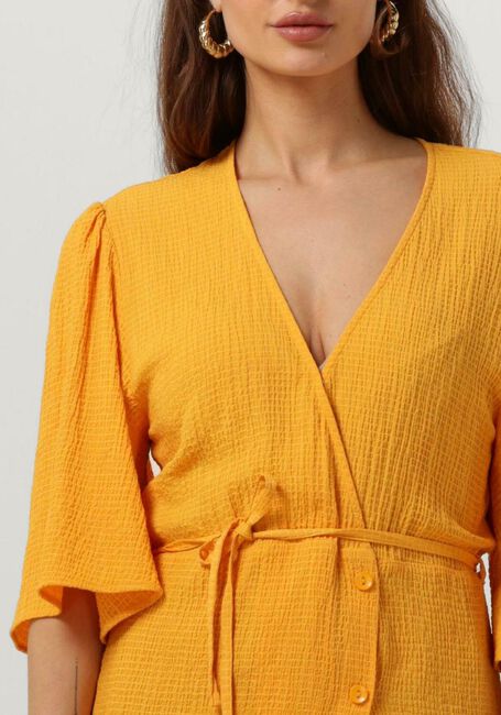 ANOTHER LABEL Mini robe DEJA DRESS S/S en jaune - large