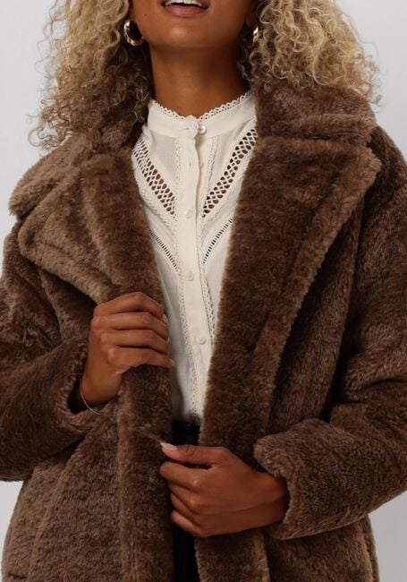 NOTRE-V Manteau en fausse fourrure NV-EDDIE en marron - large