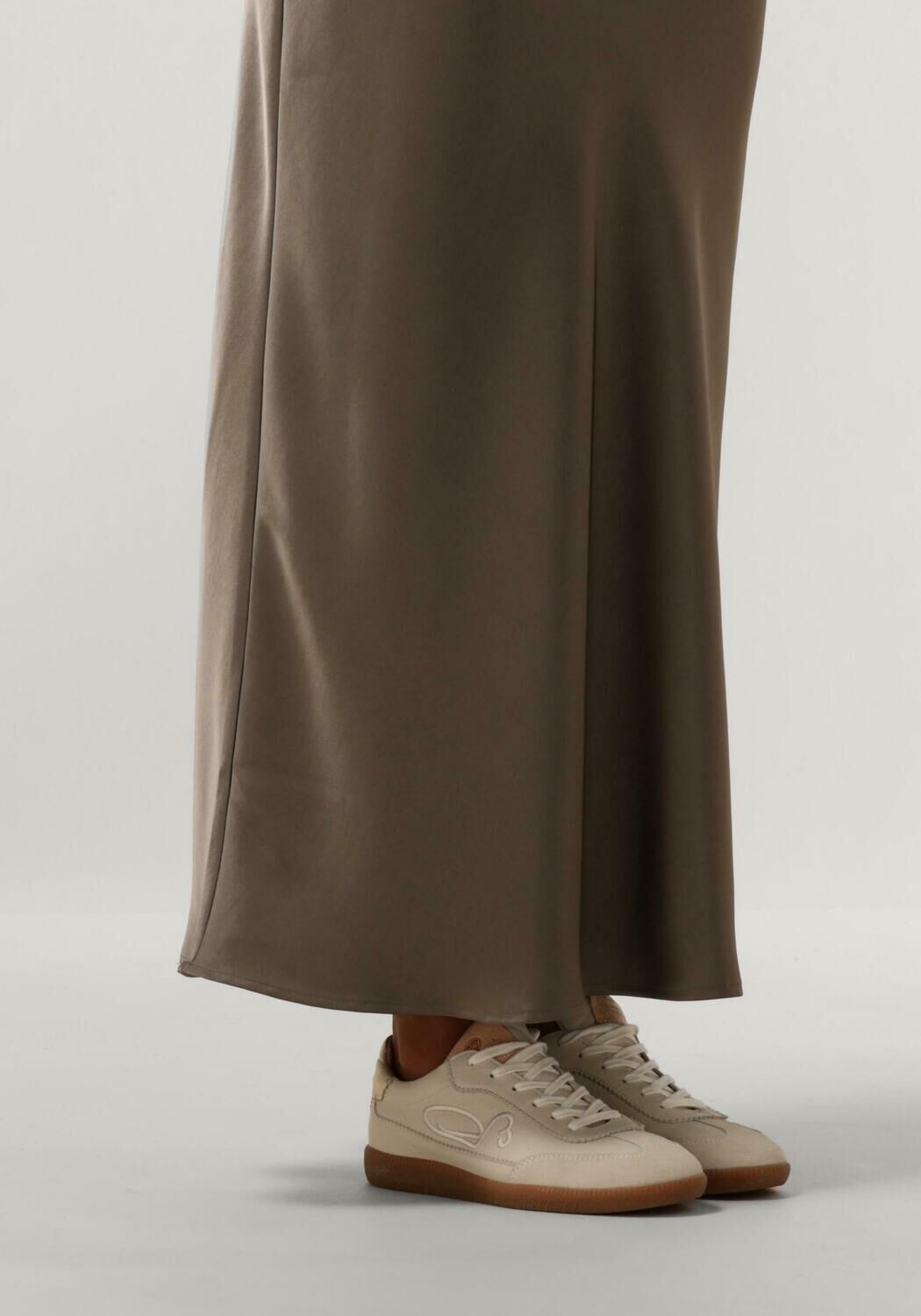 Beige FRED DE LA BRETONIERE Sneakers PEARL SIGN - large