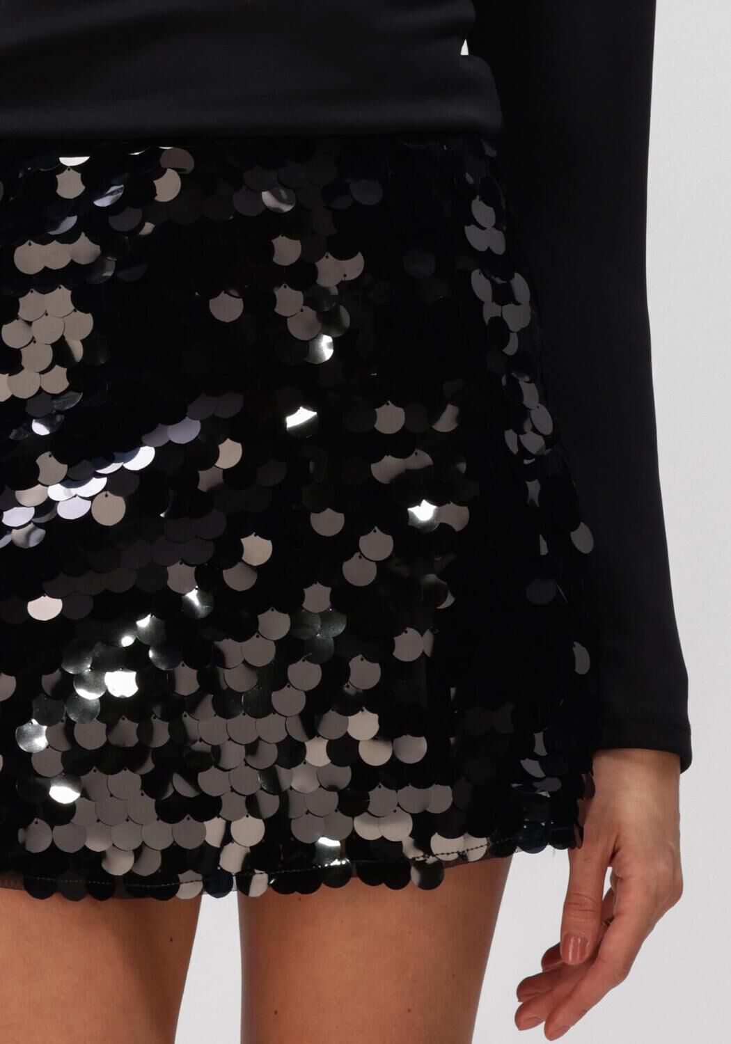 NEO NOIR Mini-jupe MIVA BIG SEQUINS SKIRT en noir - large
