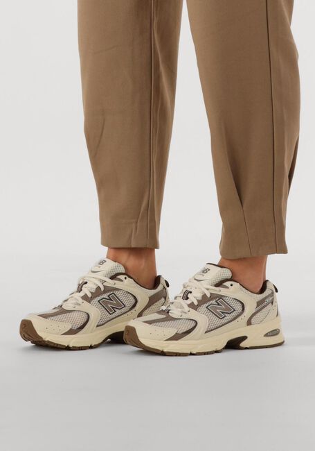 Bruine NEW BALANCE Sneakers MR530 D - large