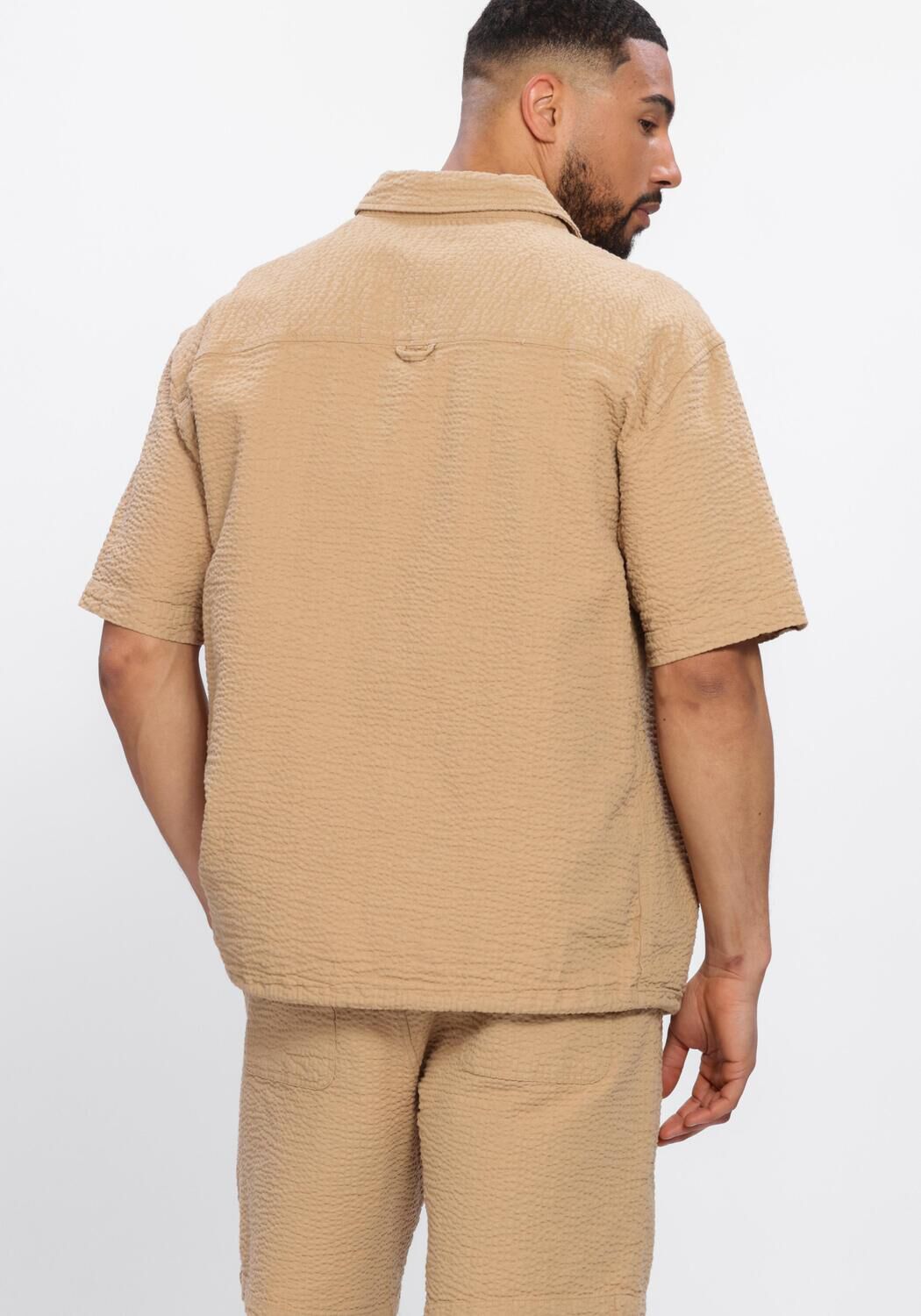 Beige ANERKJENDT Casual overhemd AKOTTO SEERSUCKER SS OVERSHIRT - large