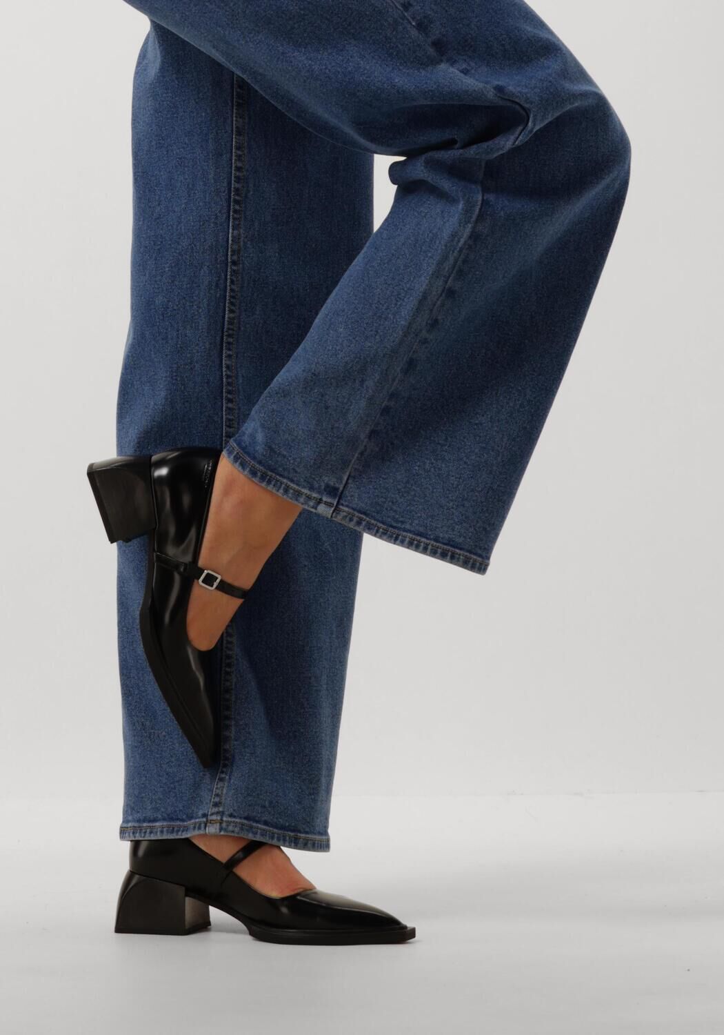 VAGABOND SHOEMAKERS Escarpins VIVIAN 004 en noir - large