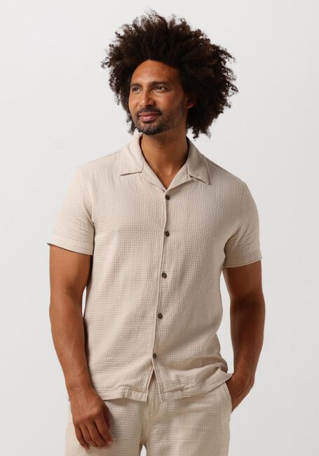 SELECTED HOMME Chemise décontracté SLHREG-WEST SHIRT SS RESORT CAMP en beige - large