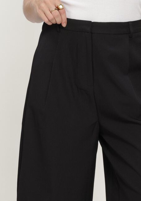 NEO NOIR Pantalon courte RIMA SOLID SHORTS en noir - large