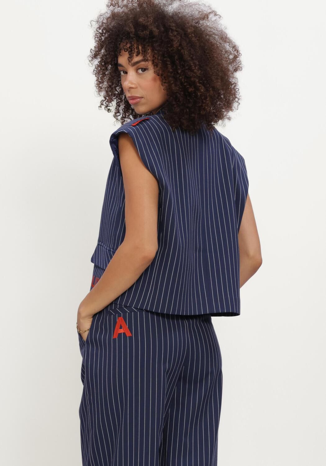 ALIX THE LABEL Gilet LADIES WOVEN STRIPED WAISTCOAT Bleu fonc&eacute; - large