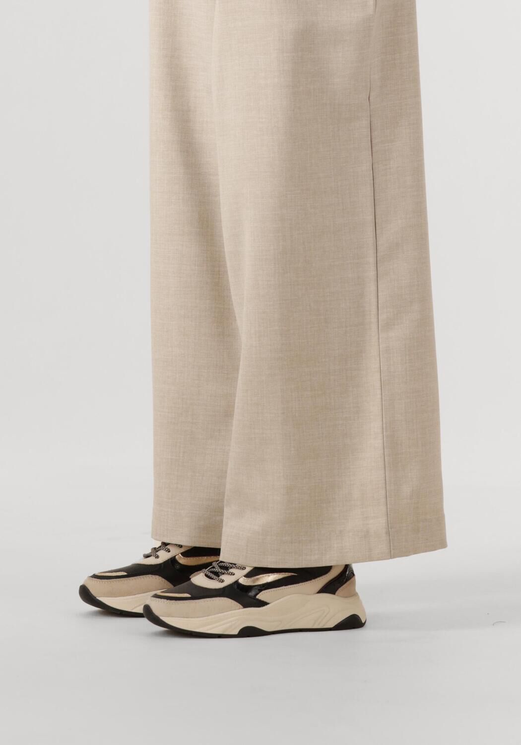 NOTRE-V Baskets basses IVA-30 en beige - large