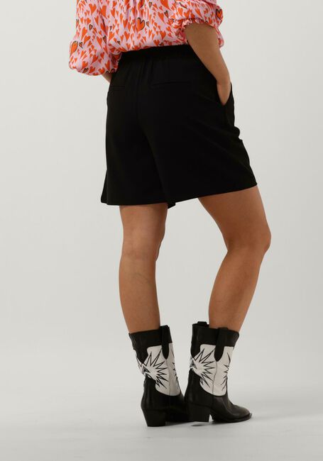 Y.A.S. Pantalon courte YASHELEN MW LONG SHORTS en noir - large