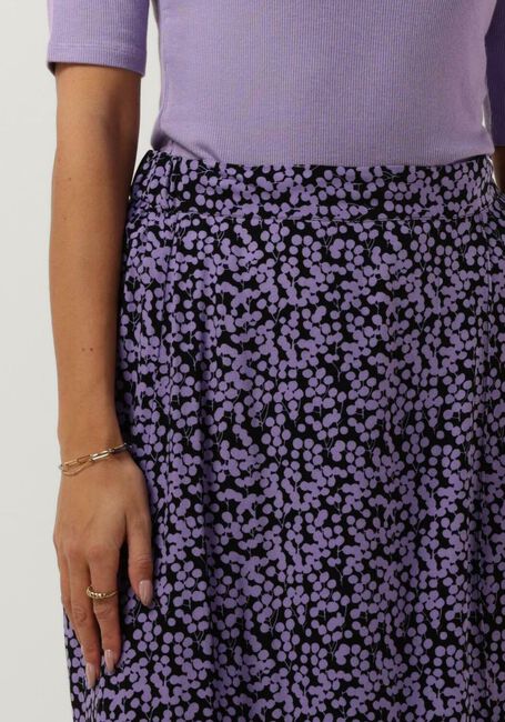 MODSTR&Ouml;M Jupe midi CHESLI MD PRINT SKIRT en violet - large