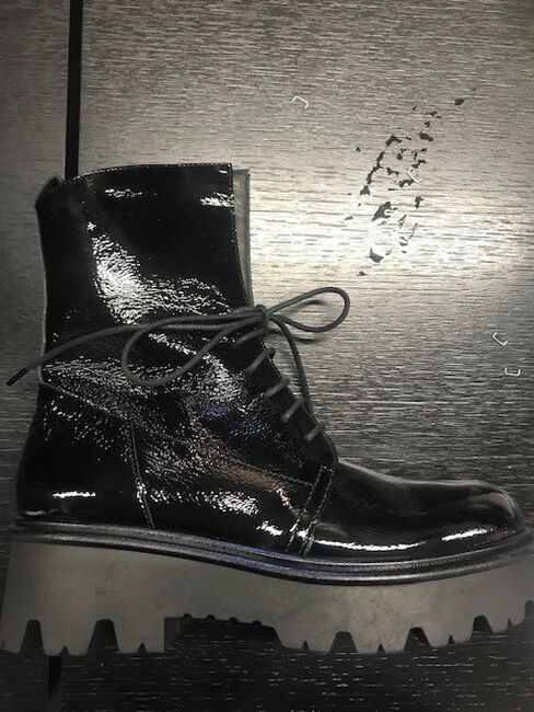 NOTRE-V Bottines &agrave; lacets A48308 SAMPLE en noir - large