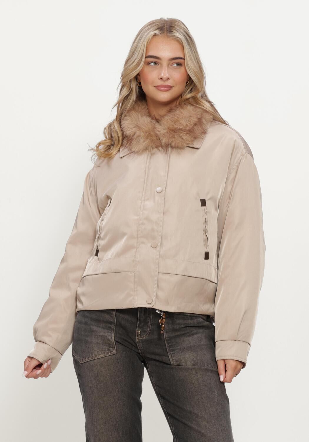 NUKUS Veste matelass&eacute; PAULA JACKET en beige - large