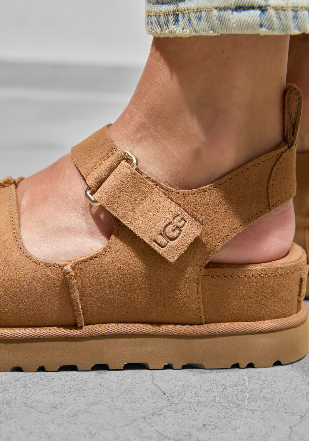 Cognac UGG Sandalen W GOLDENSTAR HI - large