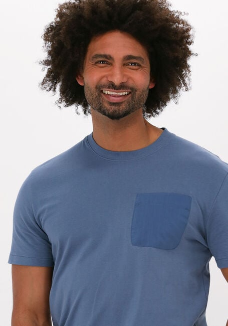 SELECTED HOMME T-shirt SLHRELAXARVID SS O-NECK en bleu - large