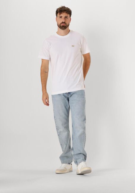CALVIN KLEIN T-shirt WOVEN LABEL REGULAR TEE en blanc - large