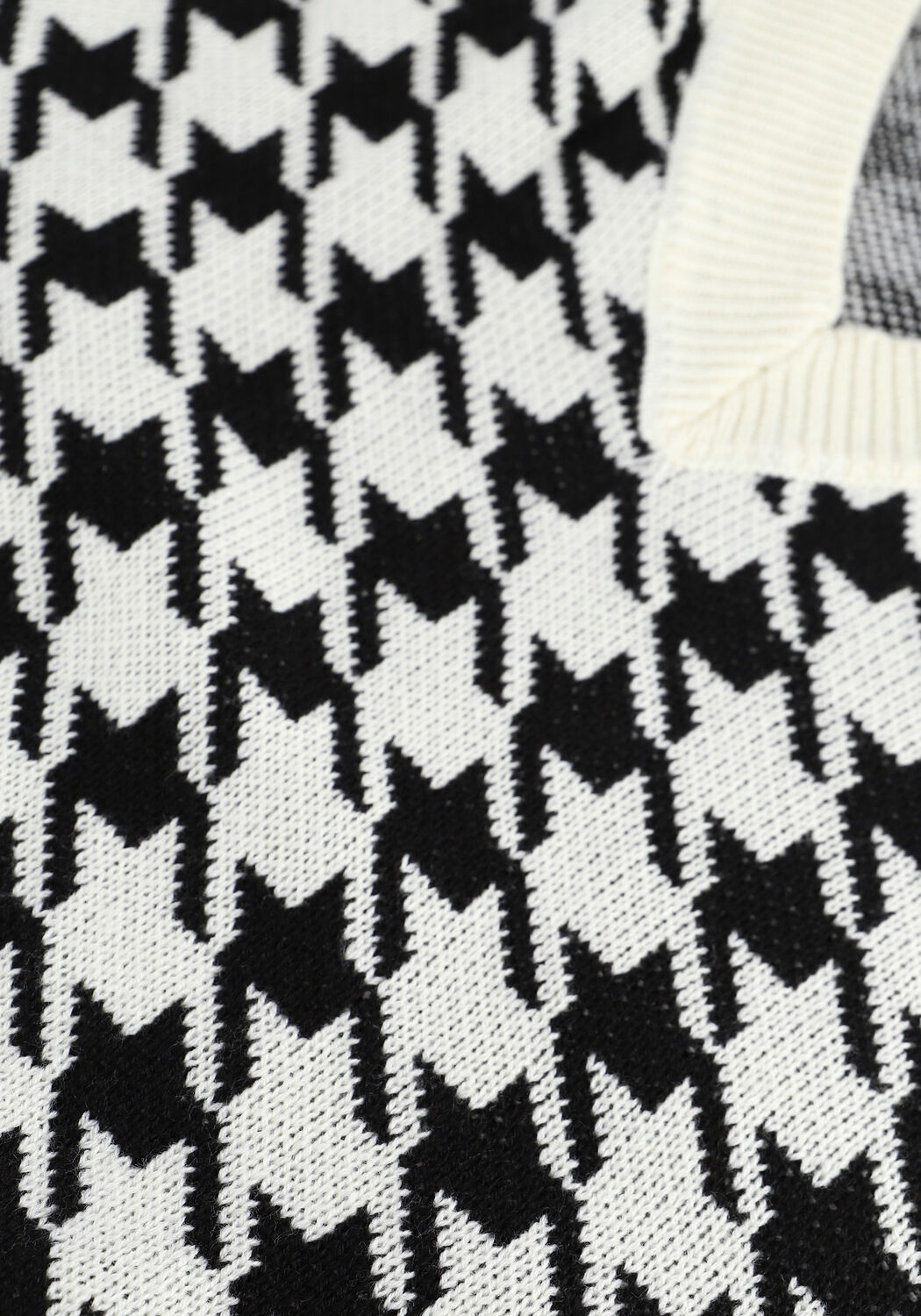Zwarte NA-KD Spencer KNITTED HOUNDSTOOTH VEST - large