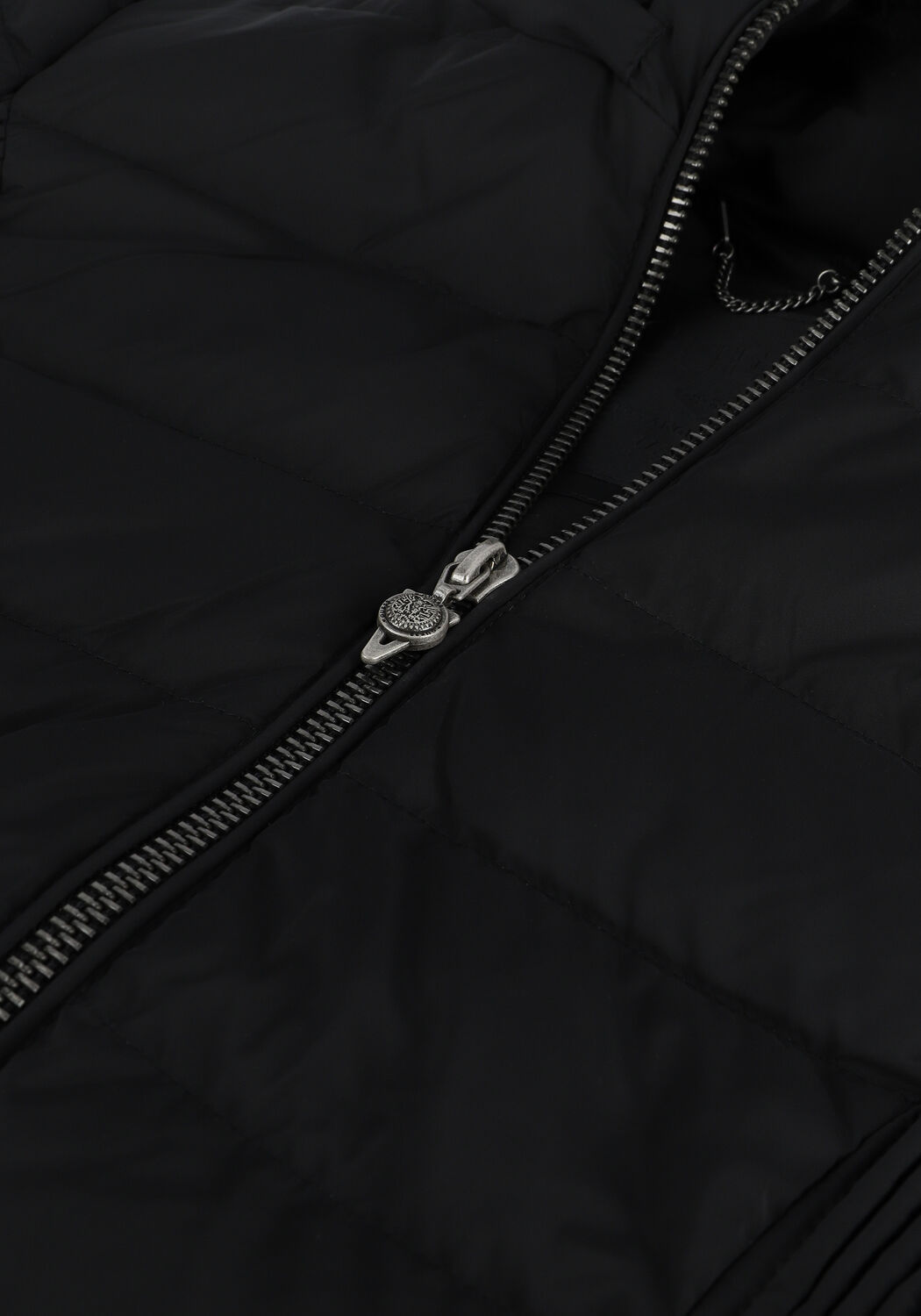 GUESS Veste matelass&eacute; CECILIA DOWN JACKET en noir - large