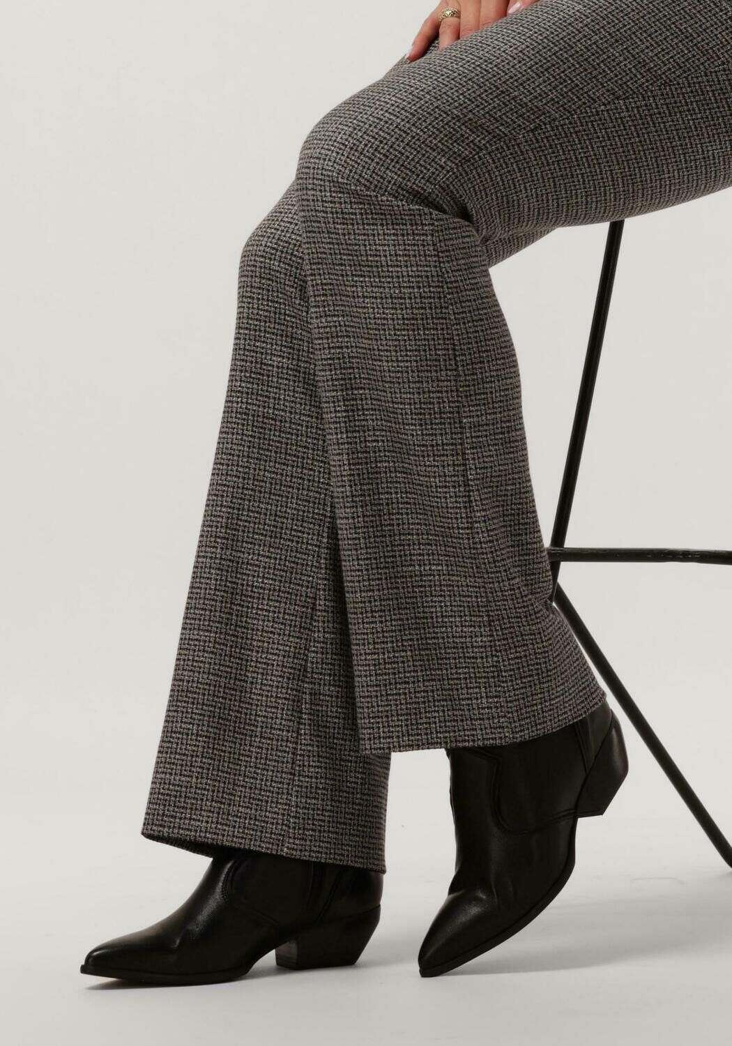 NOTRE-V Santiags AR234 en noir - large