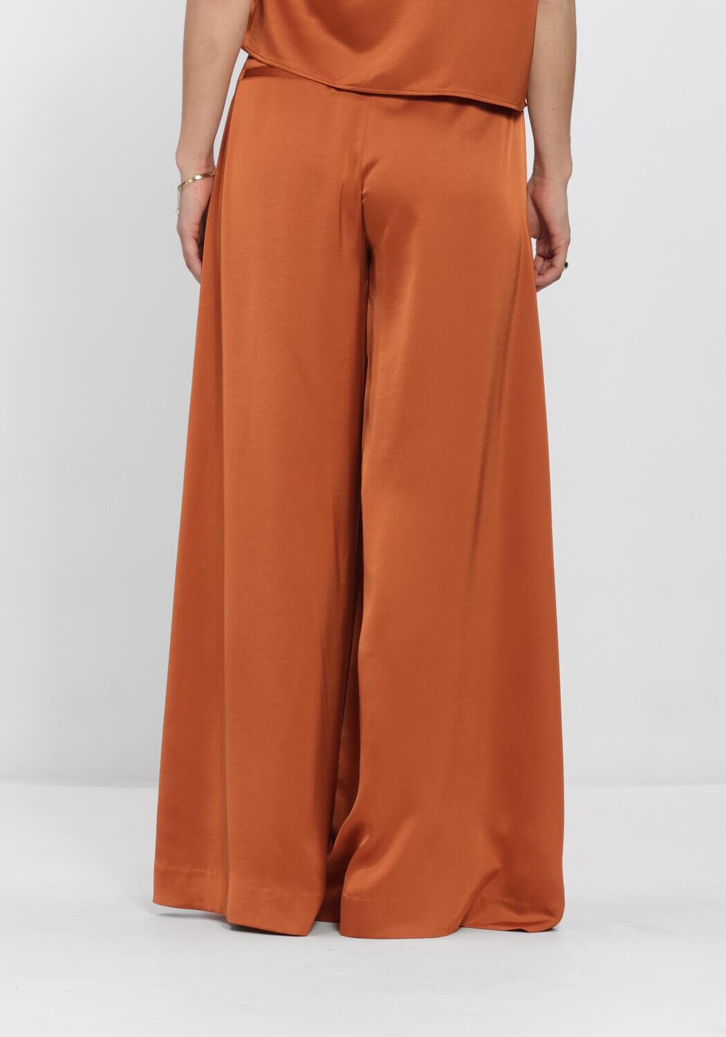 Oranje DANTE6 Broeken/jumpsuits DANTE6-ONIQUE WIDE LEG SATIN PANTS - large