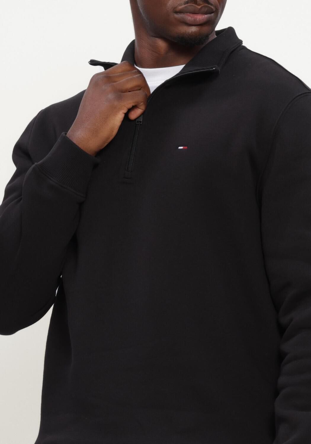TOMMY JEANS Chandail TJM REG FLEECE 1/4ZIP MOCK NECK en noir - large