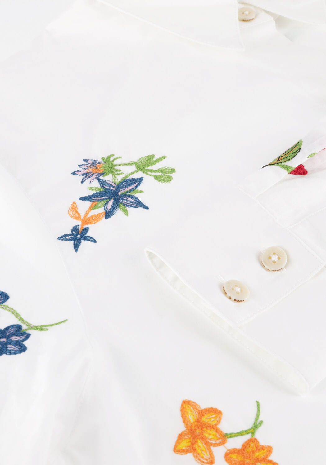 SCOTCH & SODA EMBROIDERED BOXY FIT SHIRT Blouses en blanc - large