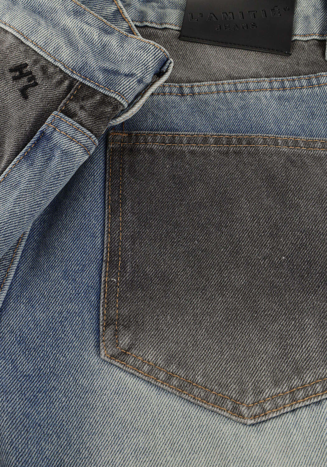 HAUTE L'AMITI&Eacute; Wide jeans TWO-TONE PATCH TALL JEANS en bleu - large