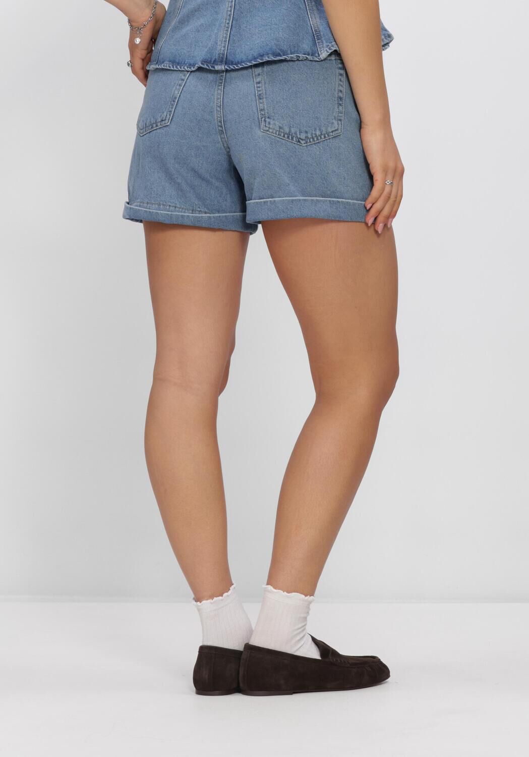 EDITED Pantalon courts TELA DENIM SHORTS Bleu clair - large
